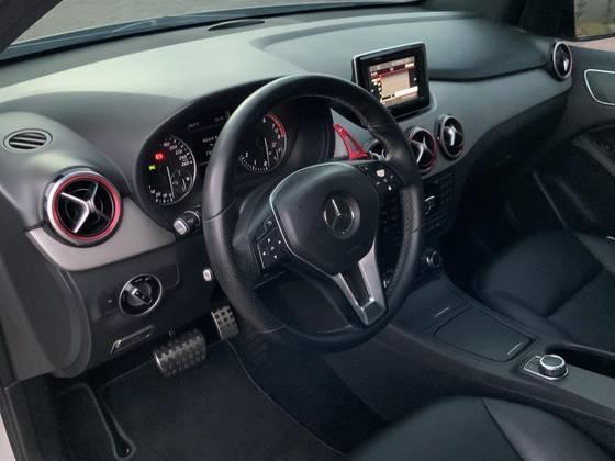 Carro 1.6 SPORT TURBO GASOLINA 4P AUTOMÁTICO