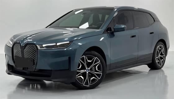 Carro ELÉTRICO XDRIVE40