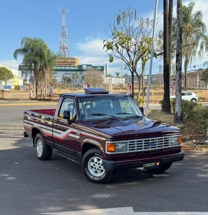 Carro 4.0 CUSTOM S CS 8V DIESEL 2P MANUAL