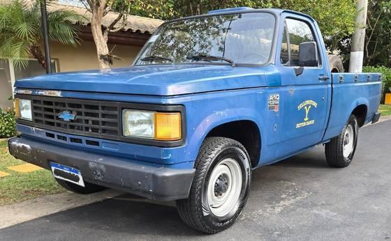 Carro 4.1 CUSTOM DE LUXE CS 12V ÁLCOOL 2P MANUAL