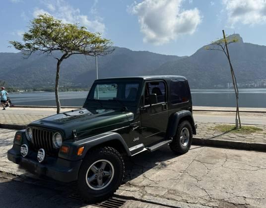 Carro 4.0 SPORT 4X4 TETO LONA 6I 12V GASOLINA 2P AUTOMÁTICO