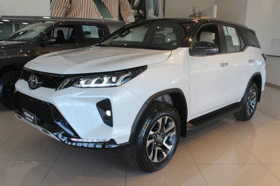 Carro 2.8 D-4D TURBO DIESEL DIAMOND 7L 4X4 AUTOMÁTICO