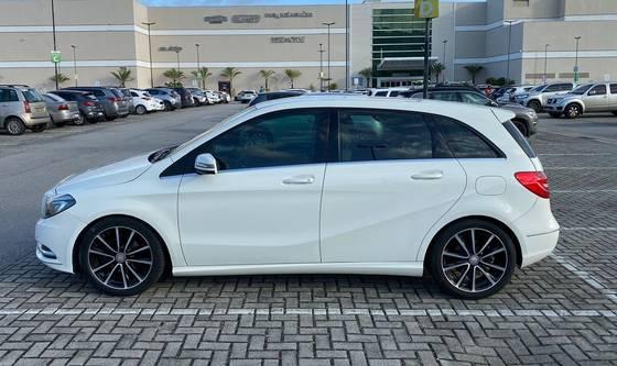 Carro 1.6 SPORT TURBO GASOLINA 4P AUTOMÁTICO