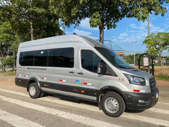 Carro 2.0 ECOBLUE DIESEL MINIBUS VIDRADA L3H2 AUTOMÁTICO
