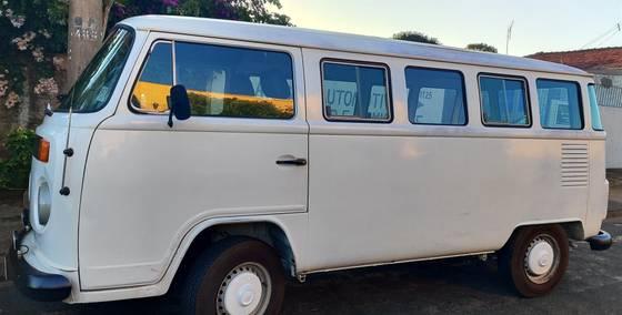 Carro 1.6 STD 8V GASOLINA 3P MANUAL