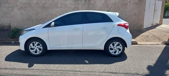 Carro 1.0 COMFORT PLUS 12V FLEX 4P MANUAL