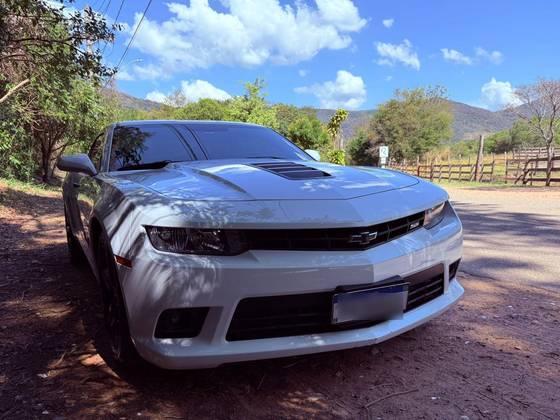 Carro 6.2 SS COUPÉ V8 GASOLINA 2P AUTOMÁTICO