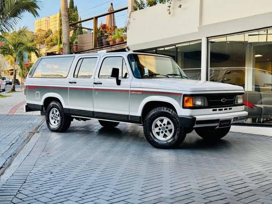 Carro 4.0 CUSTOM S 8V DIESEL 4P MANUAL