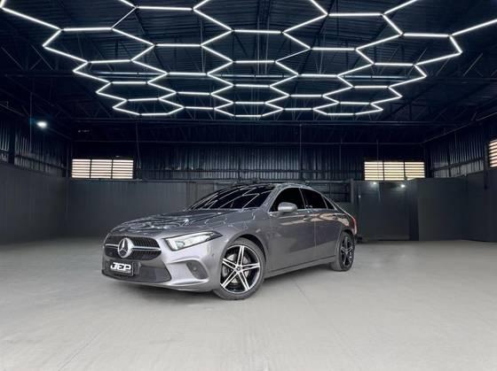 Carro 1.3 CGI GASOLINA ADVANCE SEDAN 7G-DCT