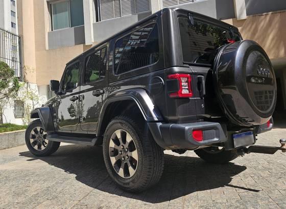 Carro 2.0 TURBO GASOLINA SAHARA 4P 4X4 AT8