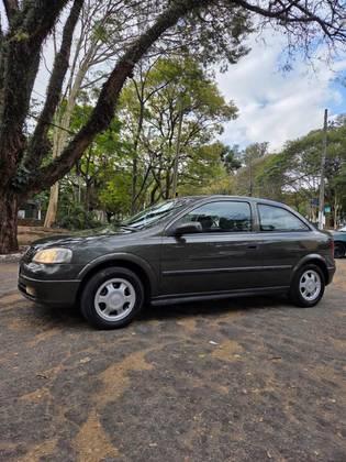 Carro 2.0 MPFI GLS 8V GASOLINA 2P MANUAL