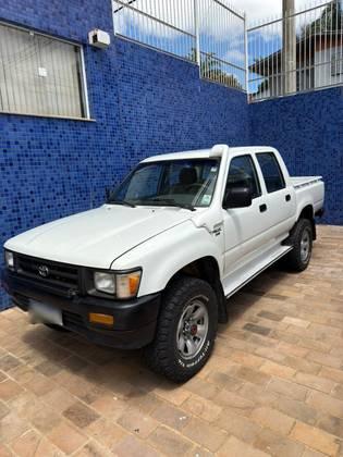 Carro 2.8 DLX 4X4 CD 8V DIESEL 4P MANUAL