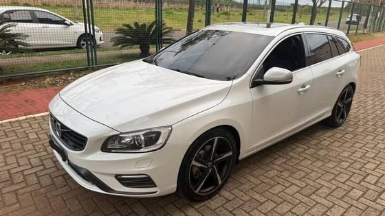 Carro 3.0 T6 R DESIGN 24V TURBO GASOLINA 4P AUTOMÁTICO