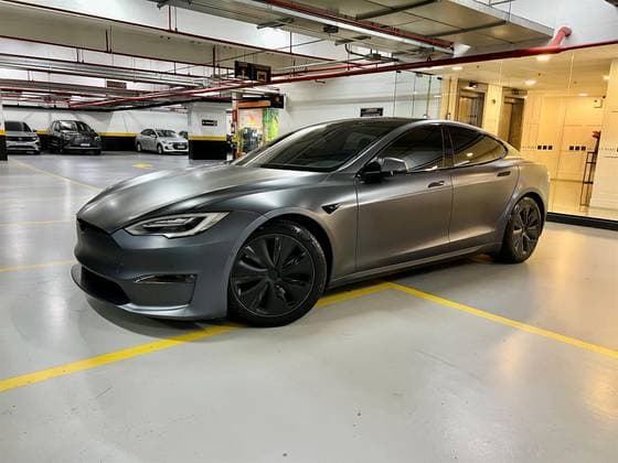Carro ELÉTRICO PLAID
