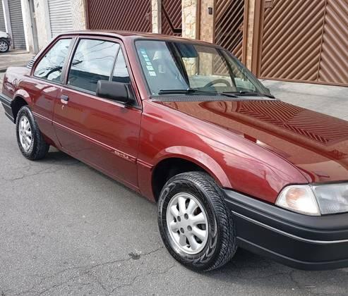 Carro 1.8 EFI 650 8V ÁLCOOL 2P MANUAL