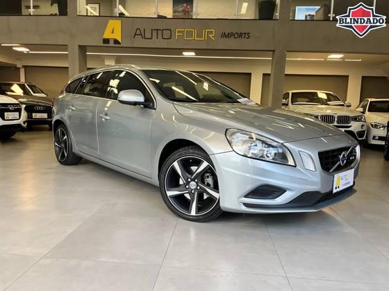 Carro 2.0 T5 R DESIGN COMFORT 16V TURBO GASOLINA 4P AUTOMATIZADO