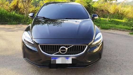 Carro 2.0 T4 MOMENTUM GASOLINA 4P AUTOMÁTICO