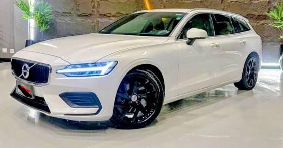 Carro 2.0 T5 GASOLINA MOMENTUM GEARTRONIC