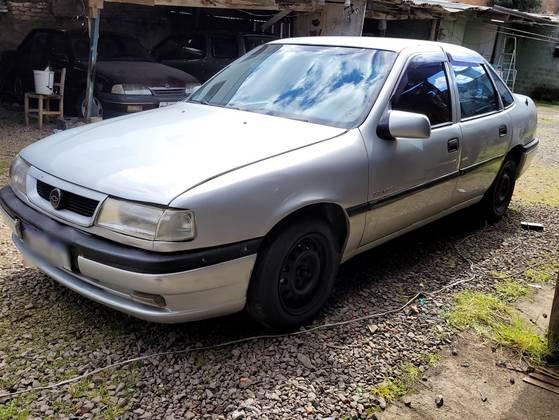 Carro 2.0 MPFI GLS 8V GASOLINA 4P MANUAL