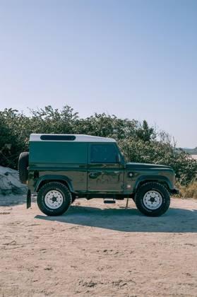 Carro 2.5 90 SW TETO RIGIDO 4X4 TURBO INTERCOOLER DIESEL 2P MANUAL