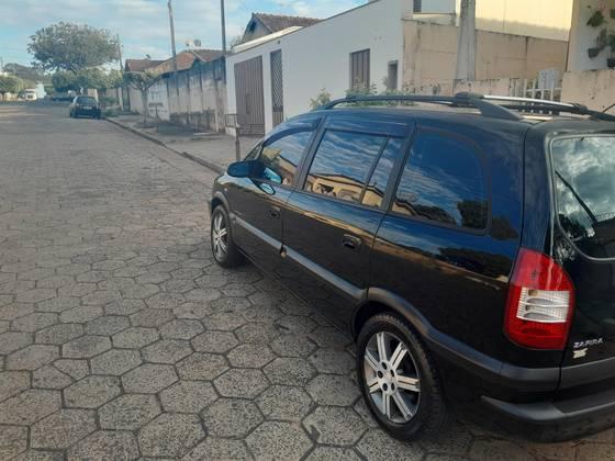 Carro 2.0 MPFI ELEGANCE 8V FLEX 4P AUTOMÁTICO