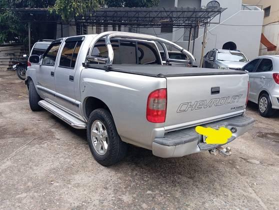 Carro 2.8 DLX 4X2 CD 12V TURBO INTERCOOLER DIESEL 4P MANUAL