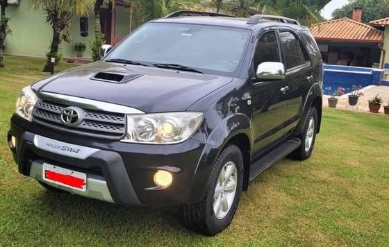 Carro 3.0 SRV 4X4 7 LUGARES 16V TURBO INTERCOOLER DIESEL 4P AUTOMÁTICO