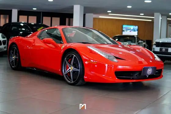 Carro 4.5 V8 GASOLINA F1-DCT