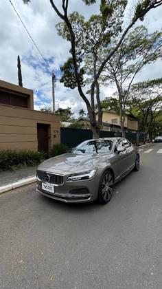 Carro 2.0 T8 RECHARGE INSCRIPTION AWD GEARTRONIC