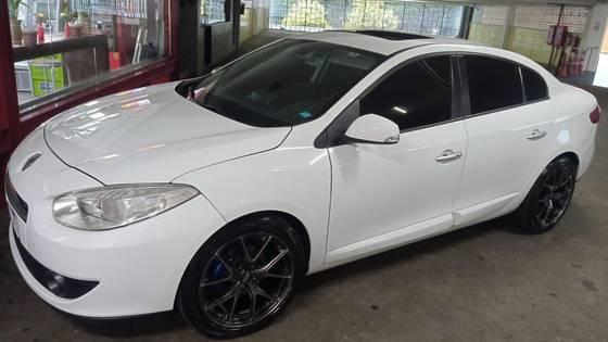 Carro 2.0 DYNAMIQUE 16V FLEX 4P AUTOMÁTICO