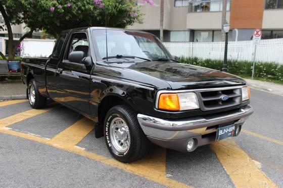 Carro 4.0 STX 4X2 CE V6 12V GASOLINA 2P MANUAL