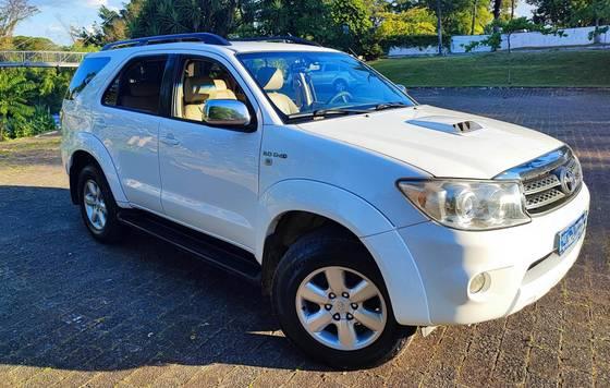 Carro 3.0 SRV 4X4 7 LUGARES 16V TURBO INTERCOOLER DIESEL 4P AUTOMÁTICO