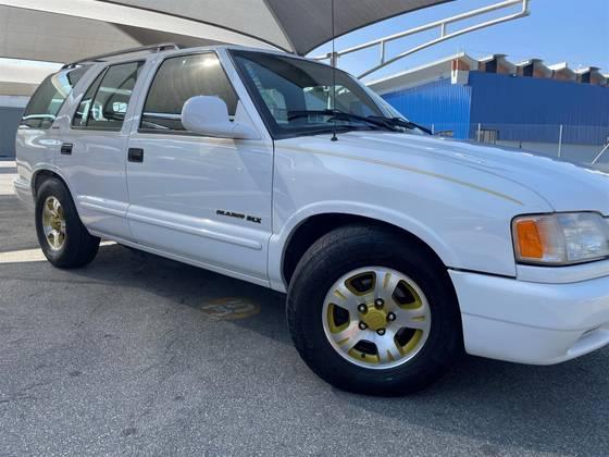 Carro 4.3 SFI DLX EXECUTIVE 4X2 V6 12V GASOLINA 4P AUTOMÁTICO