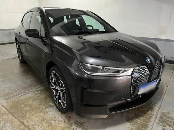 Carro ELÉTRICO XDRIVE40