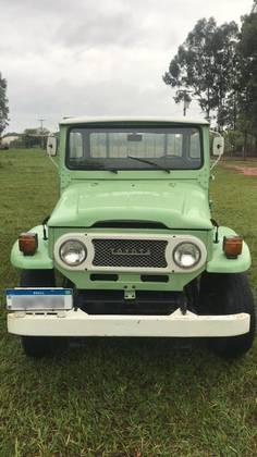 Carro 3.7 BJ50LV 4X4 TETO RIGIDO DIESEL 2P MANUAL