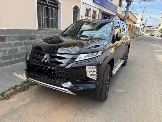 Carro 2.4 16V MIVEC TURBO DIESEL HPE-S AWD AUTOMÁTICO