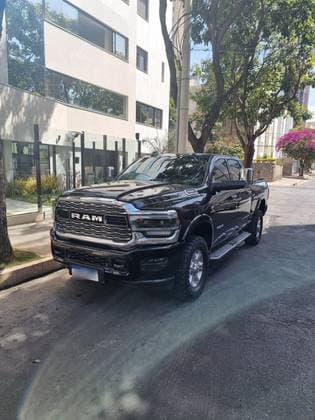 Carro 6.7 I6 TURBO DIESEL LARAMIE CD 4X4 AUTOMÁTICO