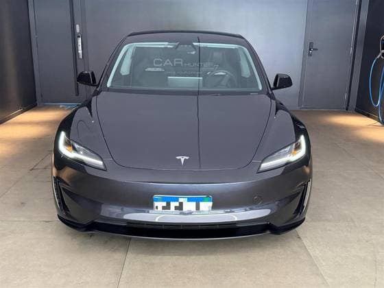 Carro ELÉTRICO AWD LONG RANGE PERFORMANCE