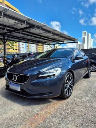 Carro 2.0 T4 MOMENTUM GASOLINA 4P AUTOMÁTICO