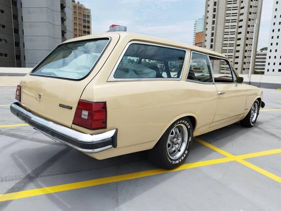 Carro 2.5 COMODORO 8V GASOLINA 2P MANUAL