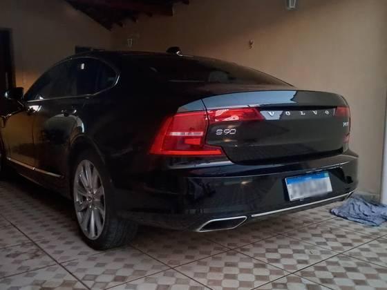 Carro 2.0 T8 HYBRID INSCRIPTION AWD GEARTRONIC