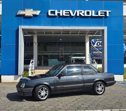 Carro 1.8 SL 8V GASOLINA 2P MANUAL