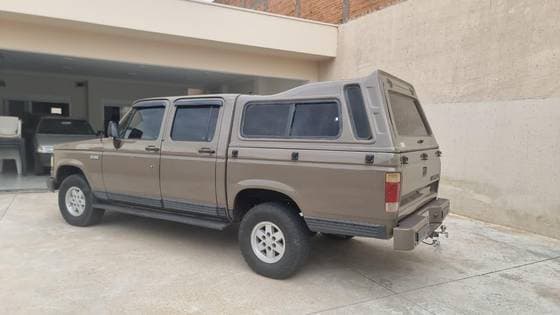 Carro 4.0 CUSTOM DE LUXE CD 8V DIESEL 4P MANUAL