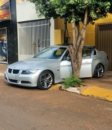 Carro 3.0 TOP SEDAN 24V GASOLINA 4P AUTOMÁTICO