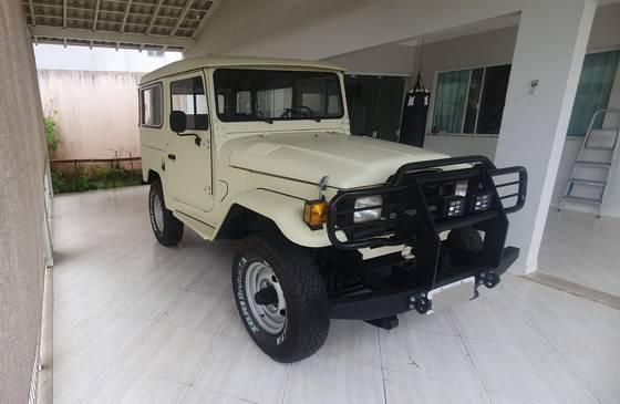 Carro 4.0 OJ50LV 4X4 TETO RIGIDO DIESEL 2P MANUAL