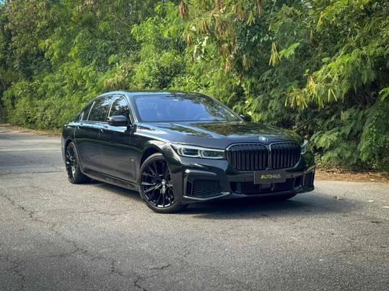 Carro 3.0 TWINPOWER HÍBRIDO M SPORT DARK EDITION AUTOMÁTICO