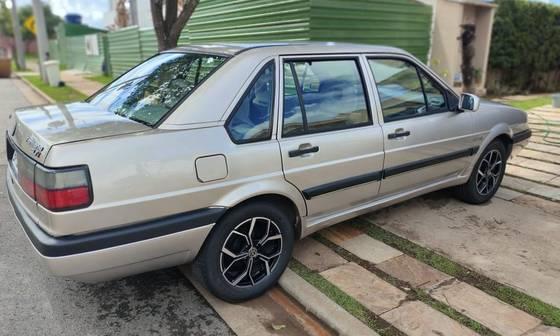 Carro 2.0 GLSI 8V GASOLINA 4P MANUAL