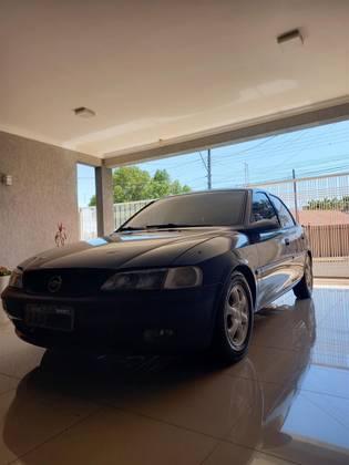 Carro 2.0 MPFI GLS 8V GASOLINA 4P MANUAL