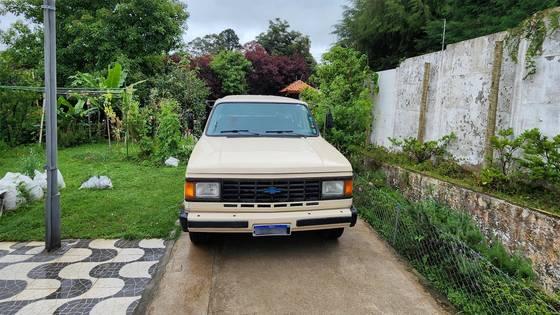 Carro 4.1 CUSTOM DE LUXE 8V GASOLINA 4P MANUAL