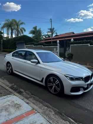 Carro 4.4 M SPORT V8 32V GASOLINA 4P AUTOMÁTICO